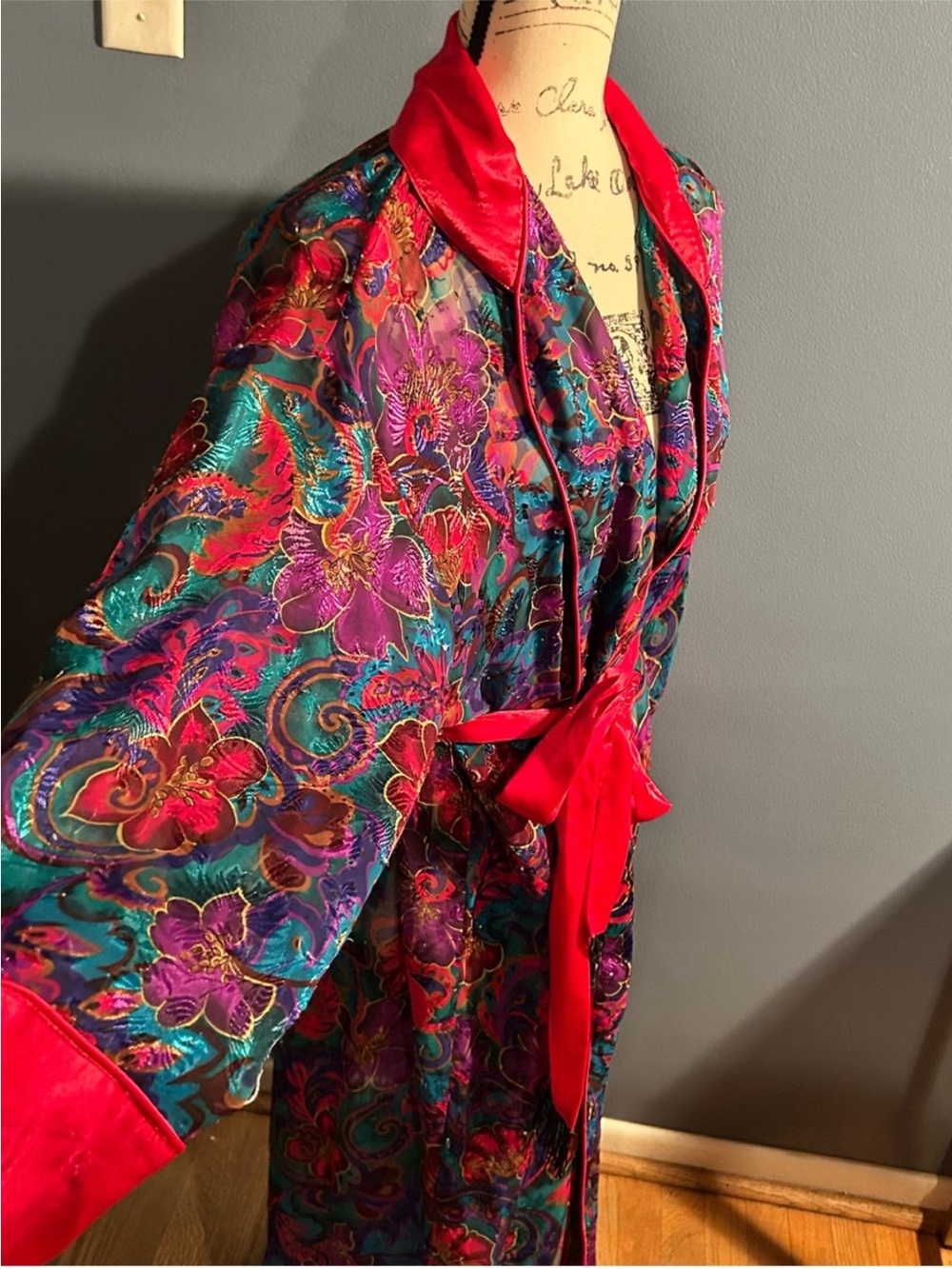 VS Vibrant Multicolor Floral Satin Robe - Picture 6 of 14